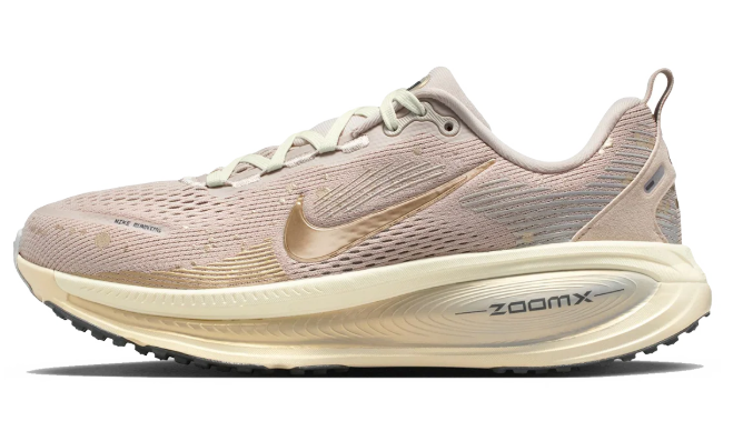 Nike Women's Vomero 18 SE Cream II IF4463-200