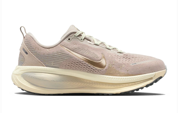 Nike Women's Vomero 18 SE Cream II IF4463-200