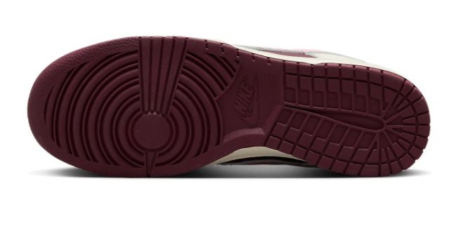 Nike Dunk Low Premium 'Valentine's Day 2023' - DR9705-100